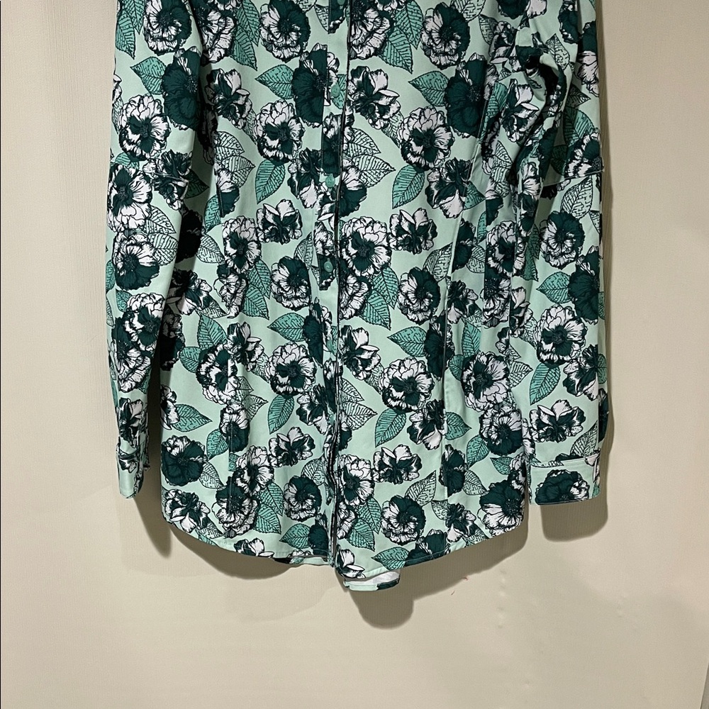 NWOT Duluth Trading Co Floral Blouse - Green and Black Size Medium - Picture 4 of 12